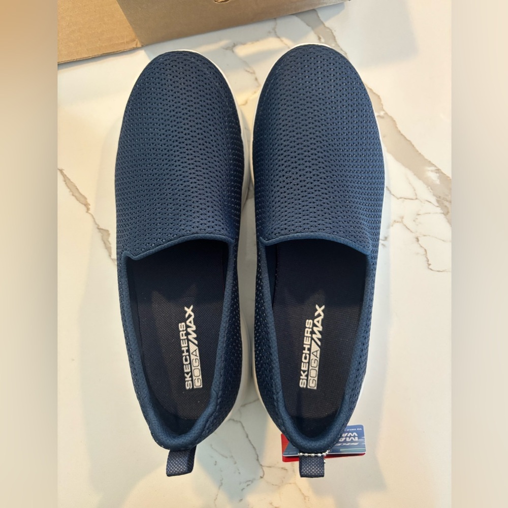 Skechers women’s size 8.5 WIDE - Picture 3 of 9